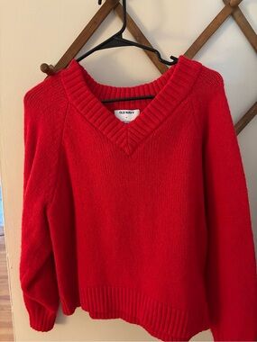 Old Navy Women's Bright Red V-Neck Pullover Sweater